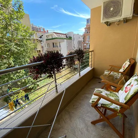 Apartament Dione *